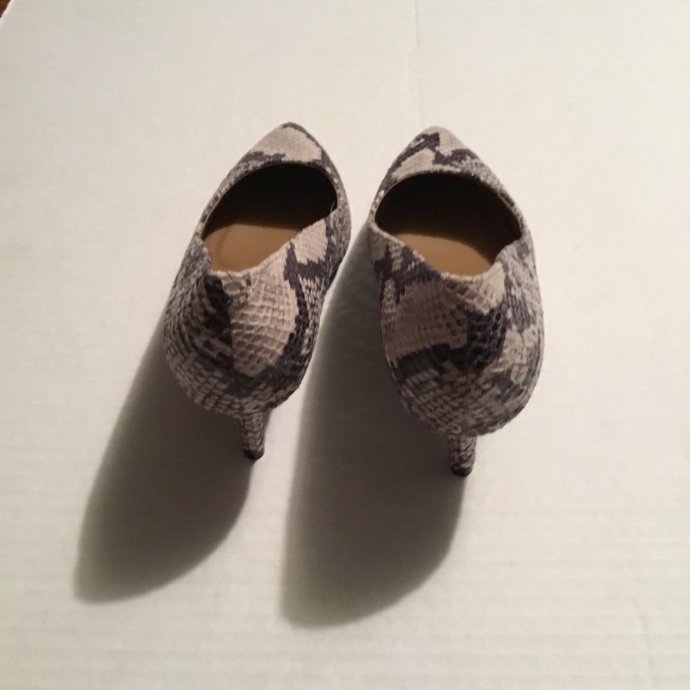 AEROSOLES lady's Rochester heels size 8 Wide in box - Picture 11 of 16